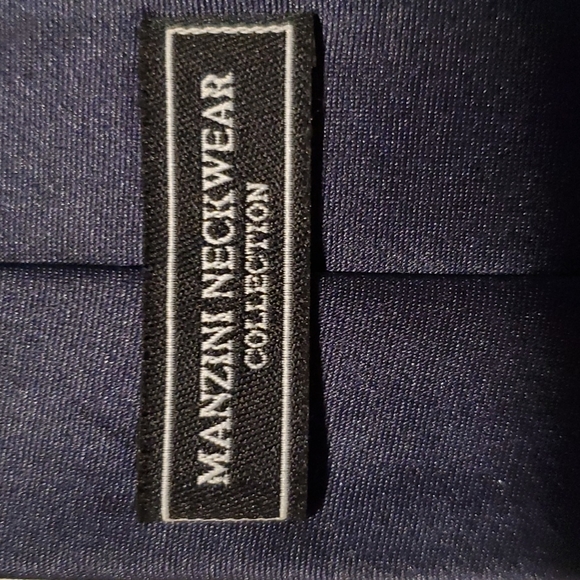 Men's Manzini Neckwear dark blue tie - Picture 4 of 6